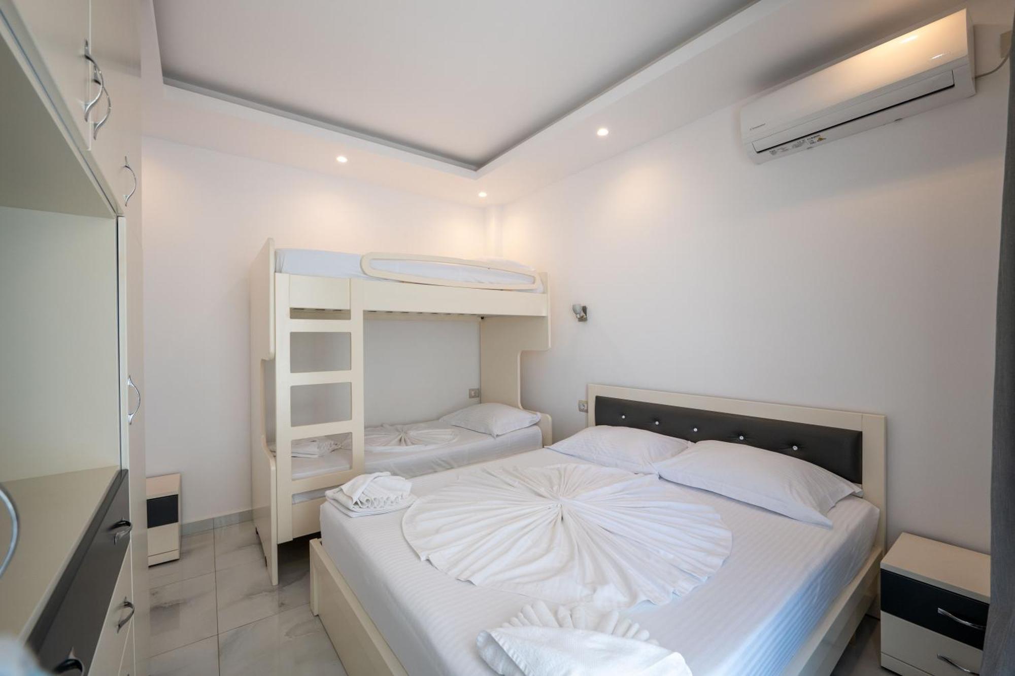 Apartments Mario Ksamil Luaran gambar